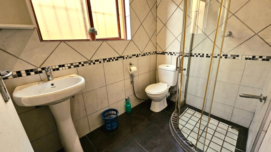 4 Bedroom Property for Sale in Portlands Western Cape